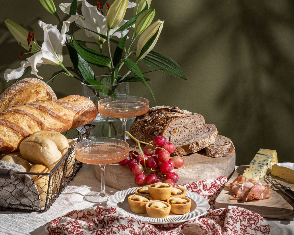 Christmas table-setting with Volare Bread